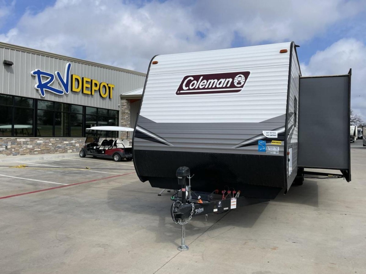 2021 WHITE DUTCHMEN COLEMAN 334BH (4YDT3342XMH) , Length: 37.25 ft. | Dry Weight: 7,806 lbs. | Slides: 2 transmission, located at 4319 N Main St, Cleburne, TX, 76033, (817) 678-5133, 32.385960, -97.391212 - This 2021 Dutchmen Coleman 334BH measures 37.25 ft. and has a dry weight of 7,806 lbs. It has two power-retractable slideouts as well as a 16-foot power-retractable awning. This big and spacious travel trailer can sleep up to 10 people! The unit also comes equipped with an outside shower and outside - Photo #1